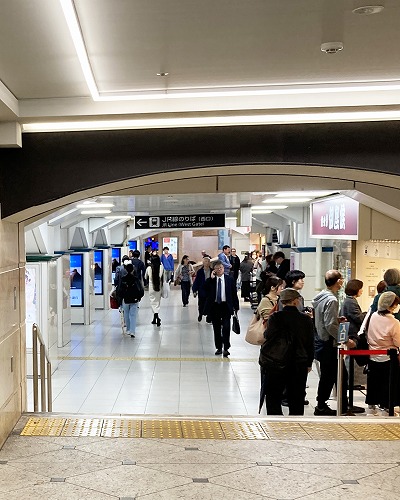 阪急 神戸三宮駅から「センタープラザ」への行き方【雨の日でも安心！傘不要の地下ルート】
