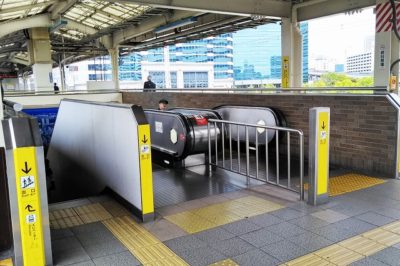 JR神戸駅プラットホーム