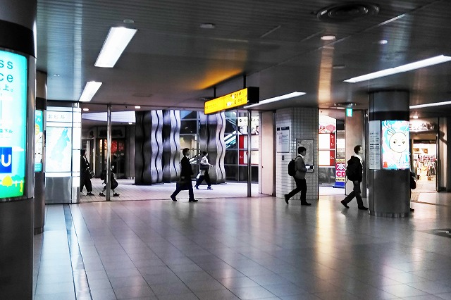京阪三条駅「鴨川ピラー」