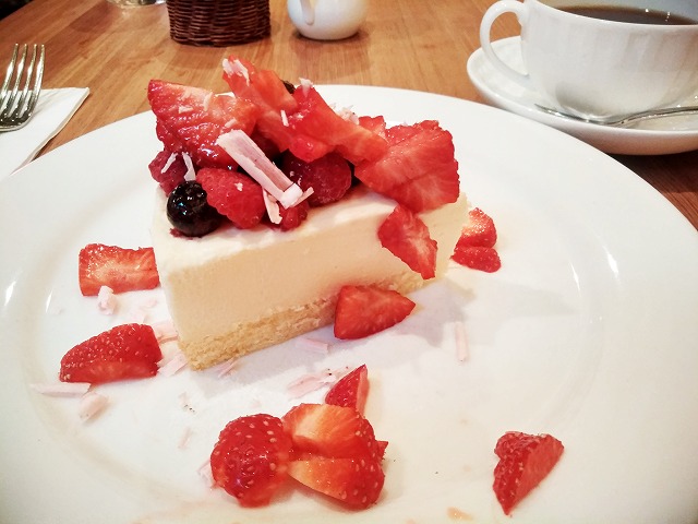 神戸元町の リーウェイカフェ へ行ってきた ケーキセットが安い おいしい ウェルの雑記ブログ