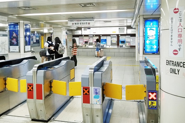 地下鉄西梅田駅（四つ橋線）中改札