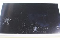 スマホの落下で液晶画面がバリバリに割れた! 補修方法は?