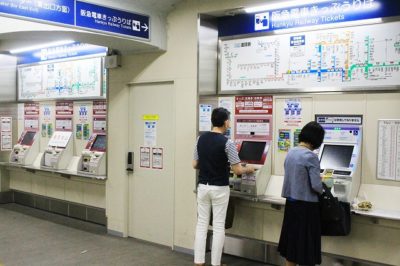 阪急神戸三宮駅の東改札口前きっぷ売り場