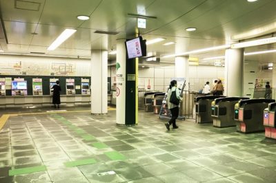 大江戸線新宿西口駅「JR新宿駅方面改札」