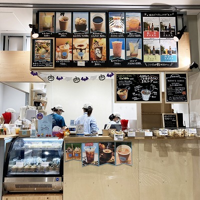 坂手港さかてらすで夕ご飯