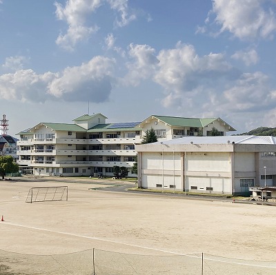 土庄町立土庄中学校