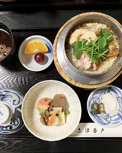 志津香大宮店でランチ